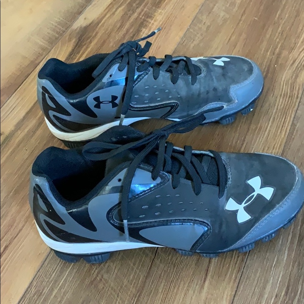 Under Armour black gray baseball cleats